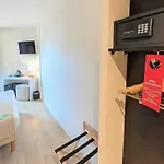 勒科里尔酒店 3* 昂蒂布