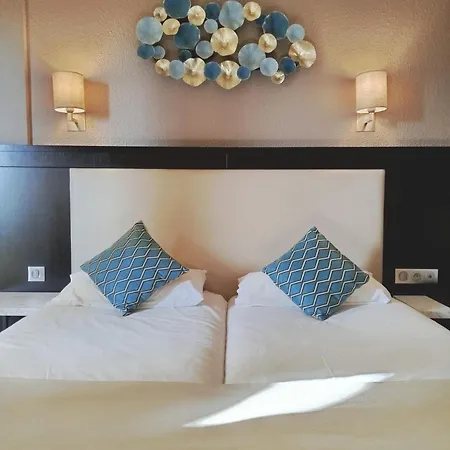Le Collier Hotel