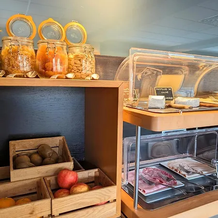 勒科里尔酒店 3*