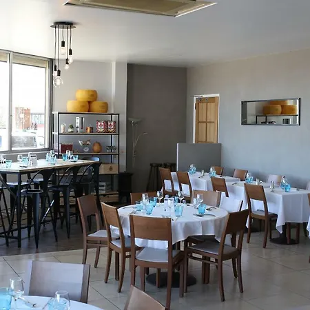 Le Collier Hotel 3*