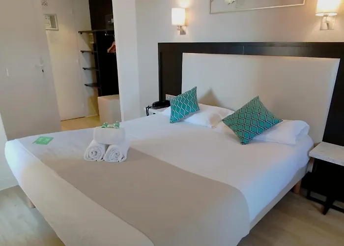 Le Collier Антиб