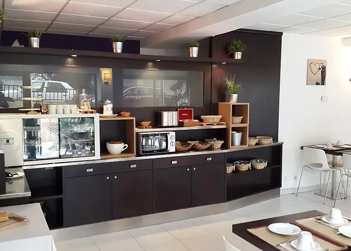 Le Collier Антиб