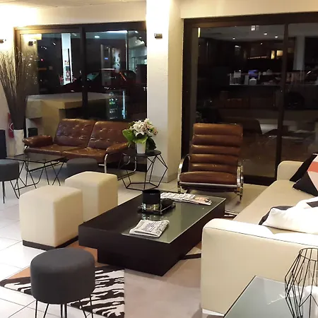 Le Collier Hotel 3*