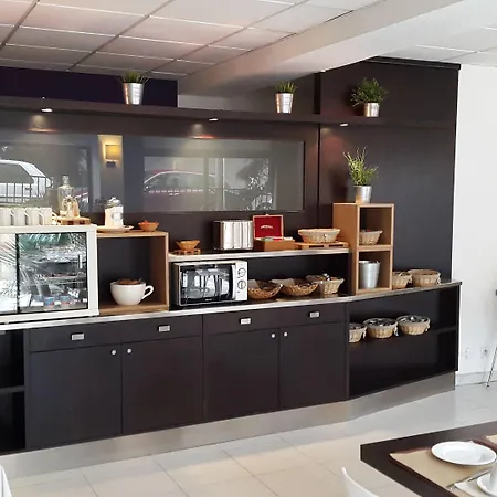 Le Collier Αντίμπ