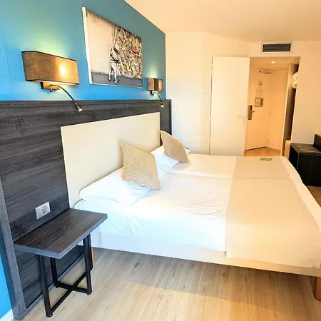 Le Collier Hotel