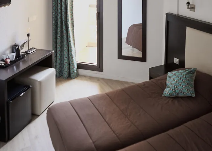 Le Collier ホテル アンティーブ